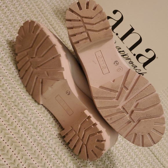 a.n.a Cream Ankle Booties with Elastic‎ Panels - Picture 7 of 10